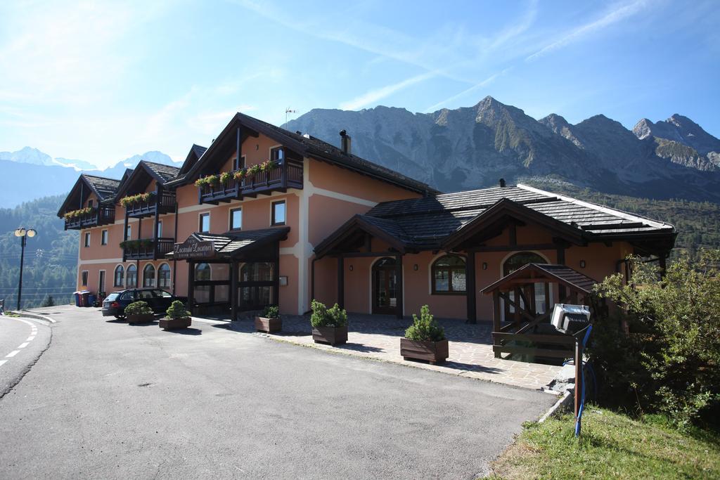 Locanda Locatori Passo del Tonale Exterior foto