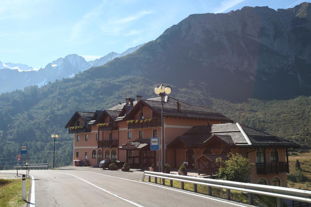 Locanda Locatori Passo del Tonale Exterior foto