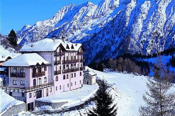 Locanda Locatori Passo del Tonale Exterior foto